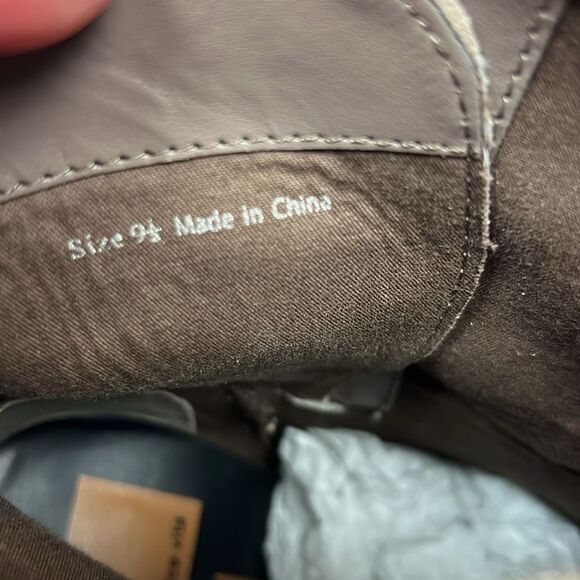 Dolce Vita Taupe suede boots high stacked heel EUC size 9.5M - Picture 10 of 14